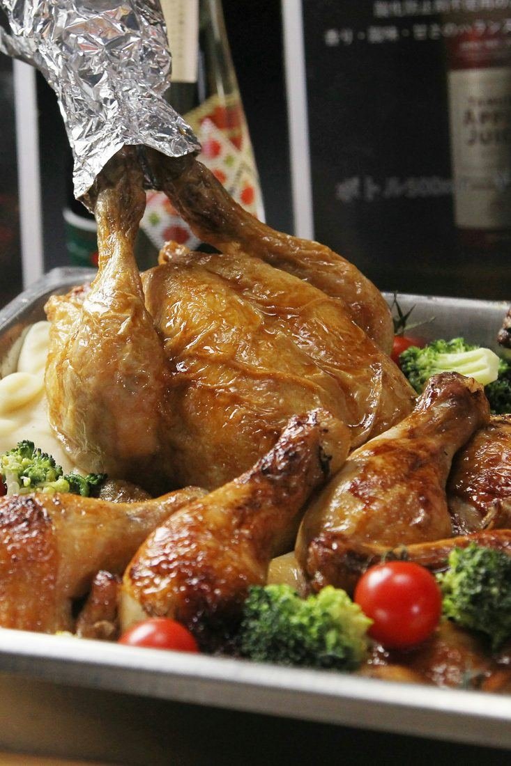 Poulet rôti et légumes sur plaque