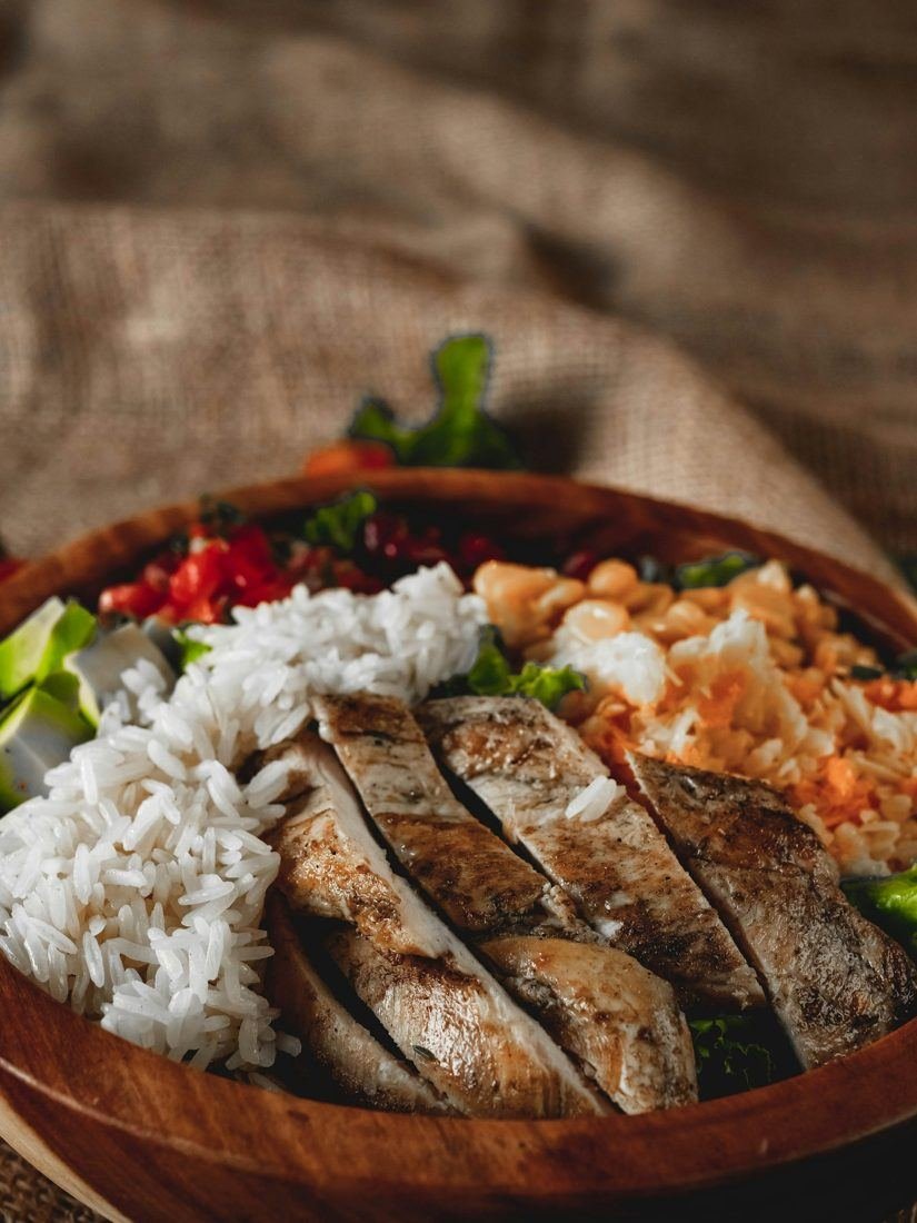 Poulet mariné yaourt-citron et riz
