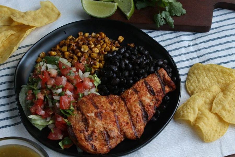Burrito bowl poulet et haricots noirs